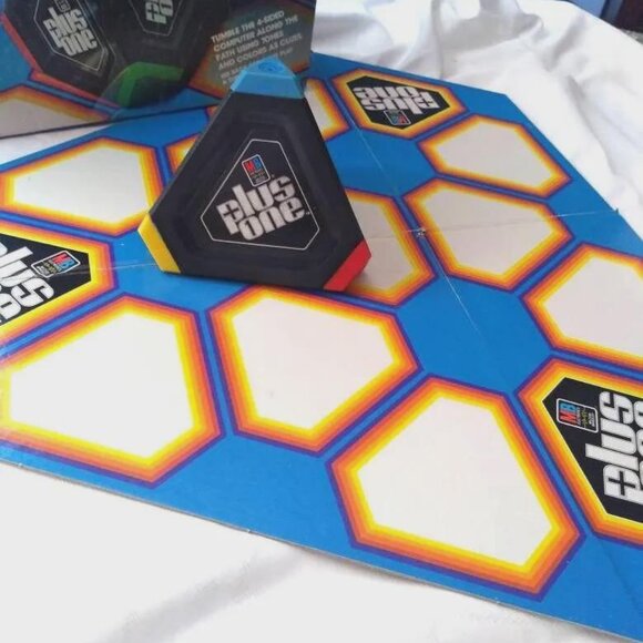 Plus One 1980 Vintage Antique by Milton Bradley Age 7 to adult ,  2+ players - Picture 6 of 7